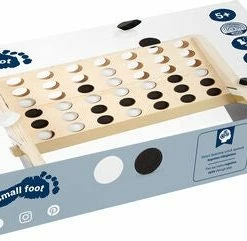 Small Foot Spill Fire På Rad